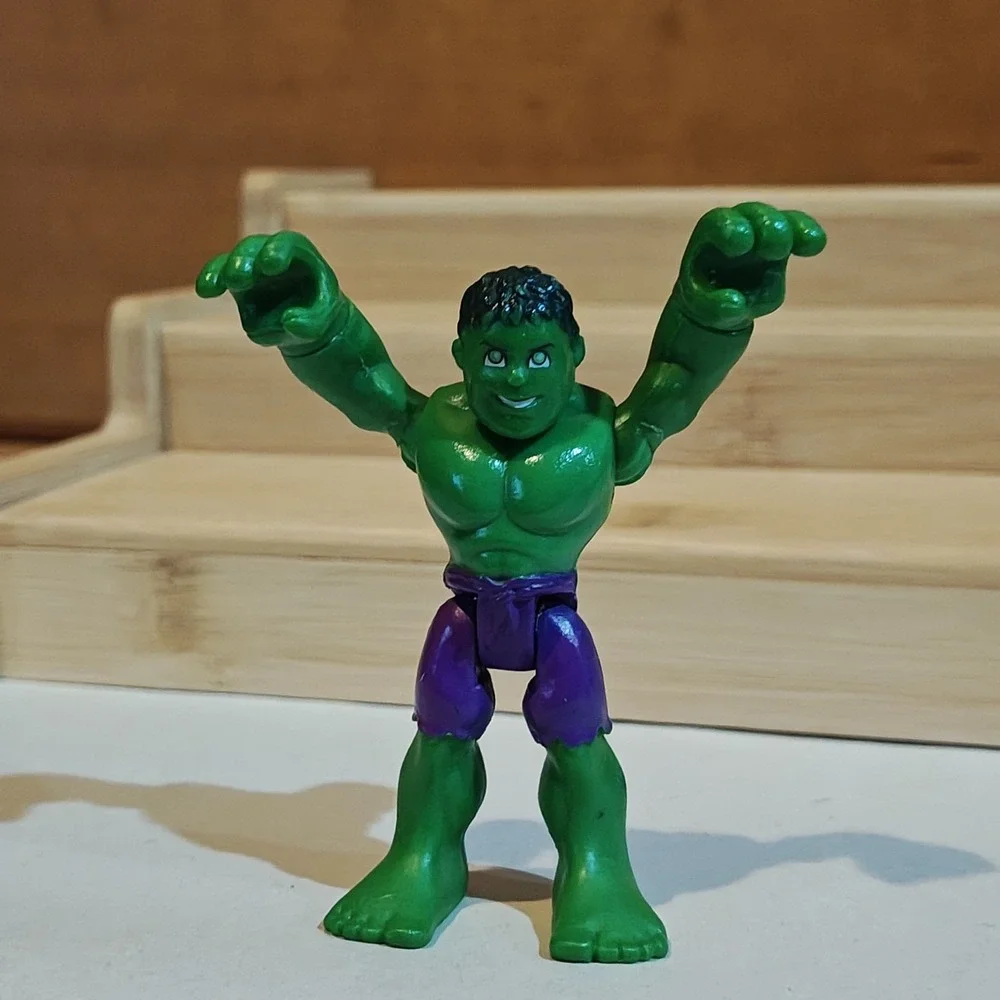 2010 Hasbro Marvel Super Hero Incredible Hulk Action Figure 2.75 Toy Cake Topper